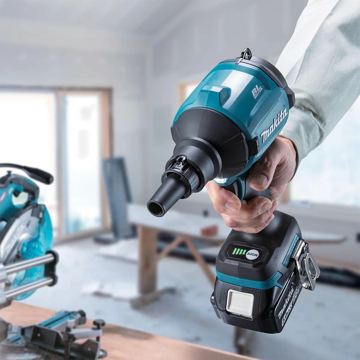 Makita 18V BL Dust Blower Combo Kit product image